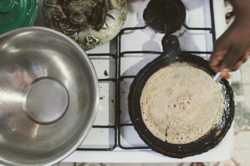 Somali laxoox lahoh loxoox batter dough pan cook breakfast